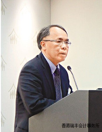 葉兆輝鼓勵老板可以停薪留職及由全職轉兼職的方法，令市民能夠更積極考慮增加生育的計劃。來源 香港<a href=